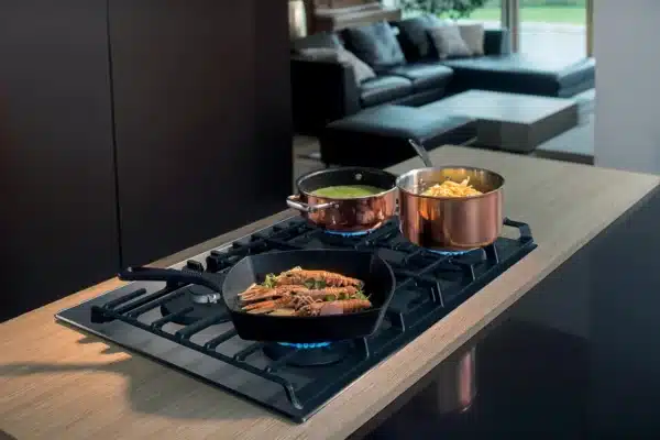 Hisense GG773B Glass Top Gas Hob - Image 3